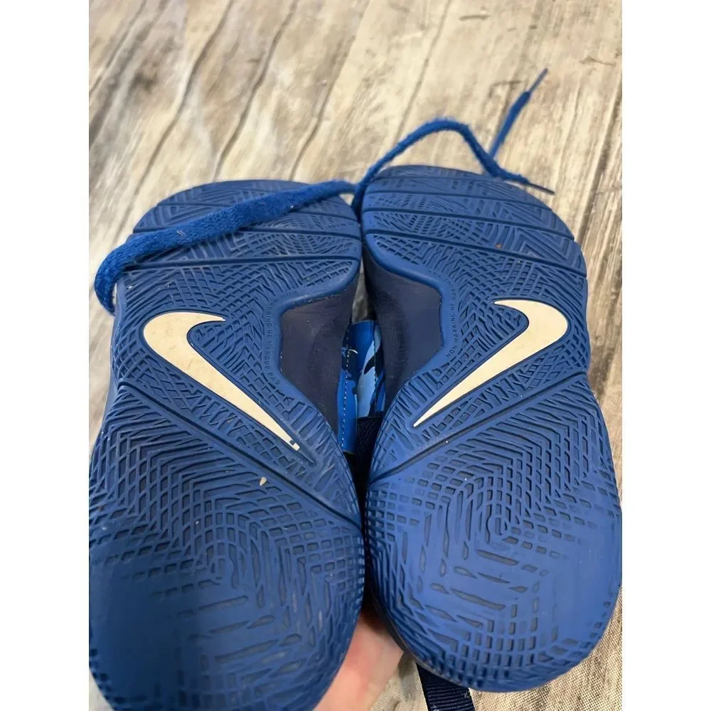Boys‎ blue Nike team hustler D8 size 4Y